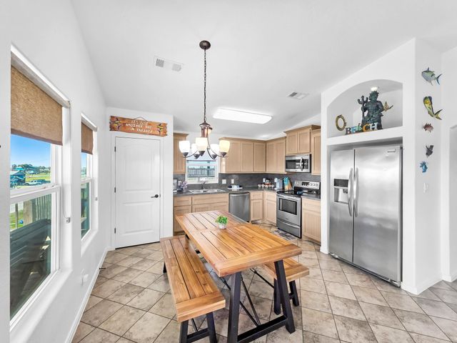 964 S Selwyn Road, Crystal Beach, TX 77650