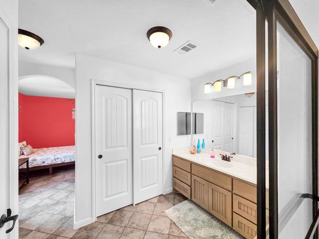 964 S Selwyn Road, Crystal Beach, TX 77650