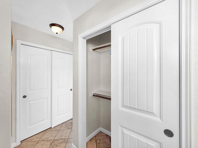 964 S Selwyn Road, Crystal Beach, TX 77650