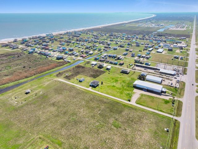 964 S Selwyn Road, Crystal Beach, TX 77650