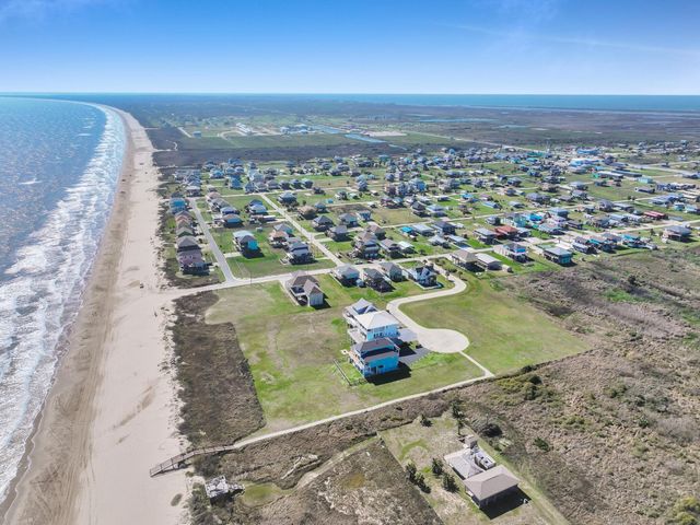 964 S Selwyn Road, Crystal Beach, TX 77650