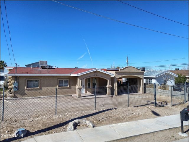 8401 De Alva Drive, Canutillo, TX 79835