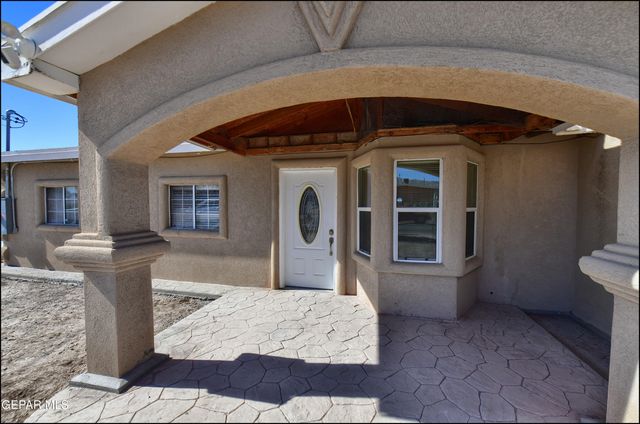 8401 De Alva Drive, Canutillo, TX 79835