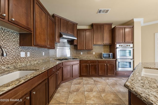 122 Grandview Terrace Drive, Youngsville, LA 70592