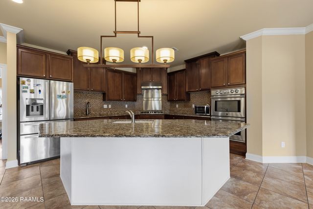 122 Grandview Terrace Drive, Youngsville, LA 70592