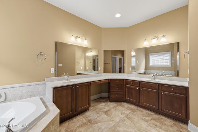 122 Grandview Terrace Drive, Youngsville, LA 70592