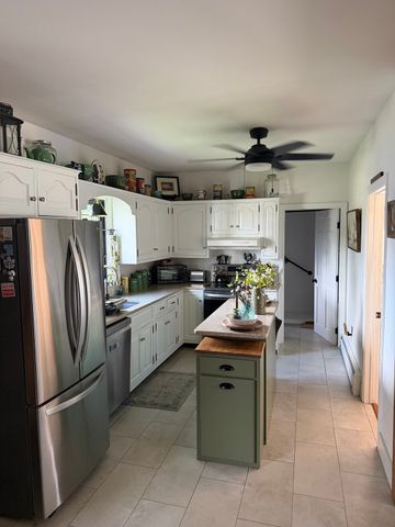 233 Gifford Ave, Somerset, MA 02726