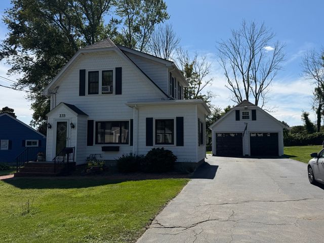 233 Gifford Ave, Somerset, MA 02726