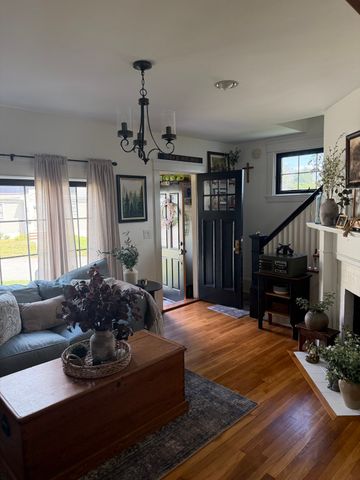 233 Gifford Ave, Somerset, MA 02726