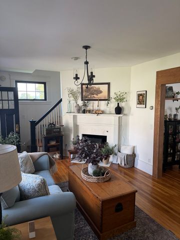 233 Gifford Ave, Somerset, MA 02726