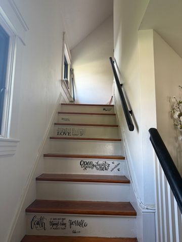 233 Gifford Ave, Somerset, MA 02726