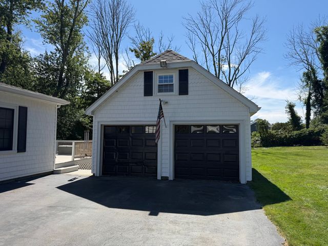 233 Gifford Ave, Somerset, MA 02726