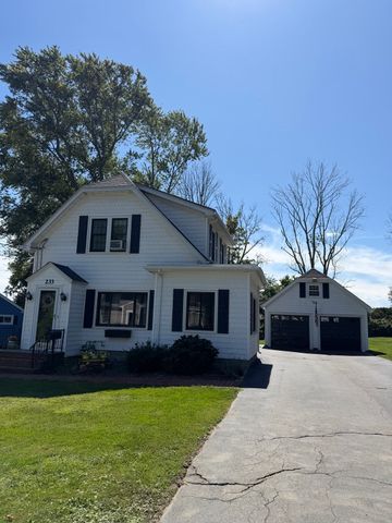 233 Gifford Ave, Somerset, MA 02726