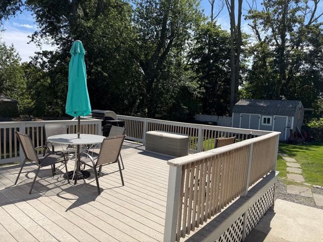 233 Gifford Ave, Somerset, MA 02726