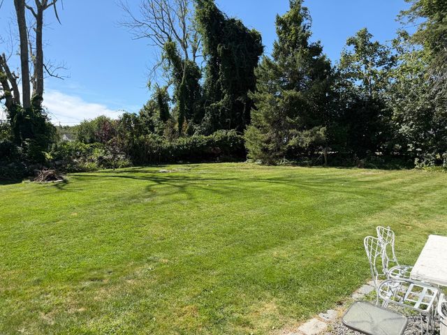 233 Gifford Ave, Somerset, MA 02726