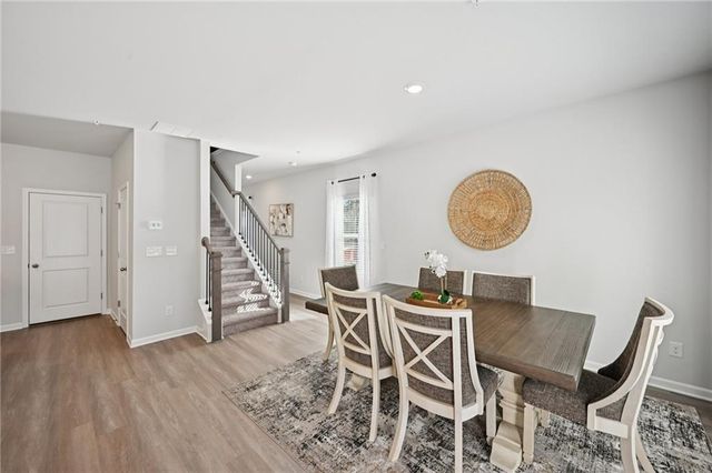 422 Lanier Circle, Woodstock, GA 30189