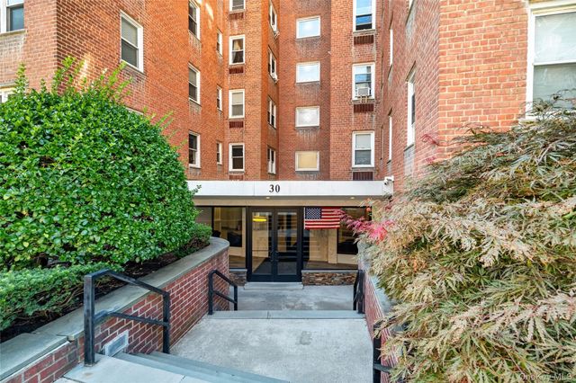 30 E Hartsdale Avenue 3L, Hartsdale, NY 10530