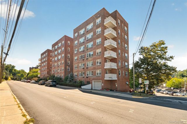 30 E Hartsdale Avenue 3L, Hartsdale, NY 10530