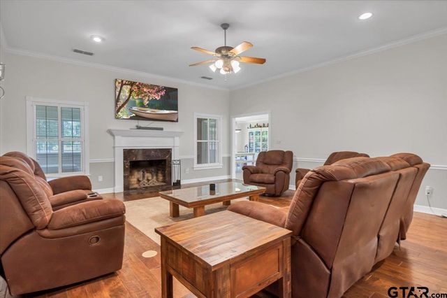 15811 S US HWY 259, Mt Enterprise, TX 75681