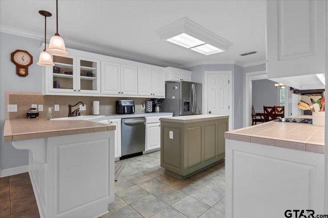 15811 S US HWY 259, Mt Enterprise, TX 75681