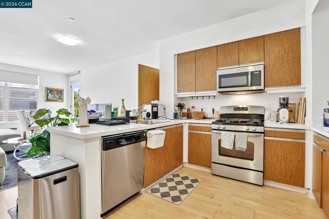 5900 3Rd St 2414, San Francisco, CA 94124