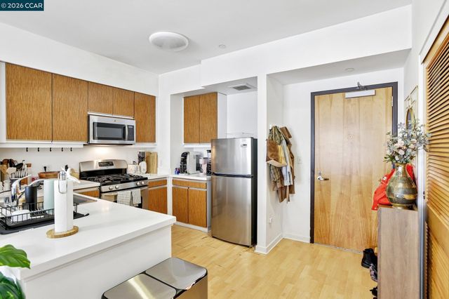 5900 3Rd St 2414, San Francisco, CA 94124