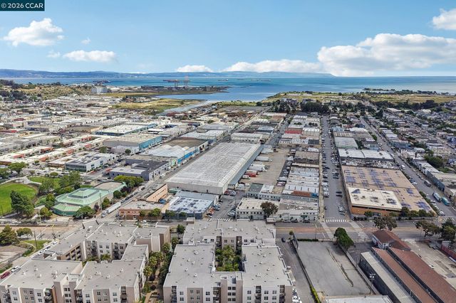 5900 3Rd St 2414, San Francisco, CA 94124