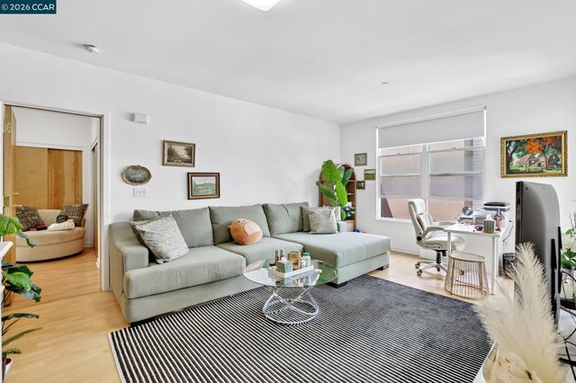 5900 3Rd St 2414, San Francisco, CA 94124