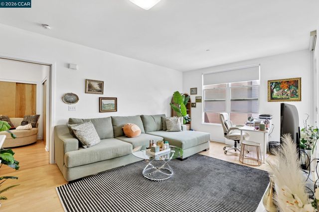 5900 3Rd St 2414, San Francisco, CA 94124