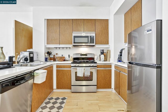 5900 3Rd St 2414, San Francisco, CA 94124