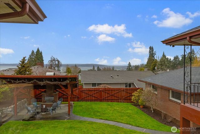 411 Crown Drive, Everett, WA 98203