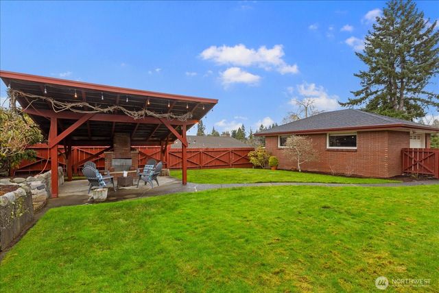 411 Crown Drive, Everett, WA 98203