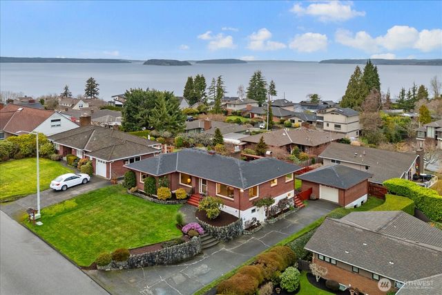 411 Crown Drive, Everett, WA 98203