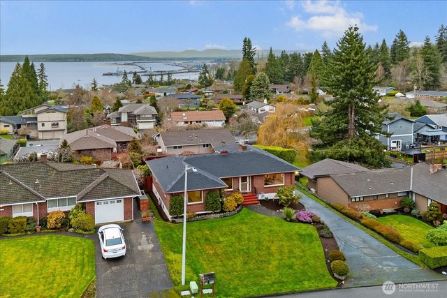 411 Crown Drive, Everett, WA 98203