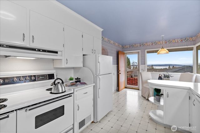 411 Crown Drive, Everett, WA 98203