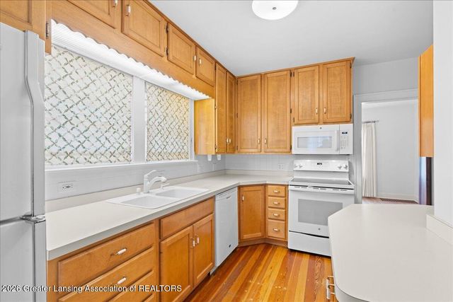 329 Wildwood Drive, East Lansing, MI 48823