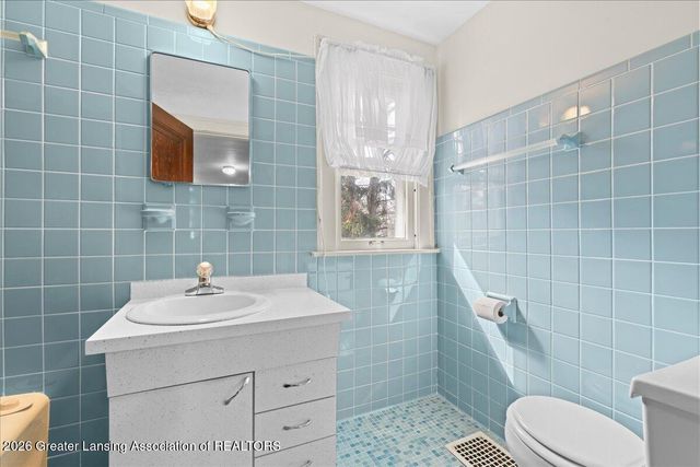 329 Wildwood Drive, East Lansing, MI 48823