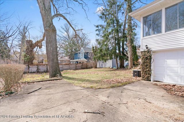 329 Wildwood Drive, East Lansing, MI 48823