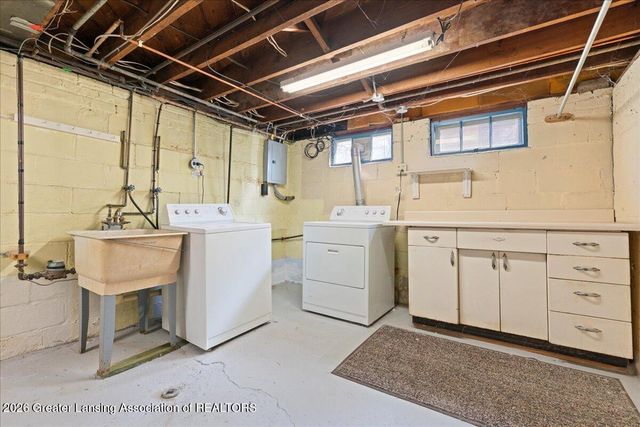 329 Wildwood Drive, East Lansing, MI 48823