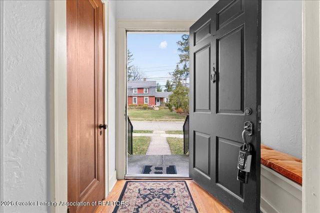 329 Wildwood Drive, East Lansing, MI 48823