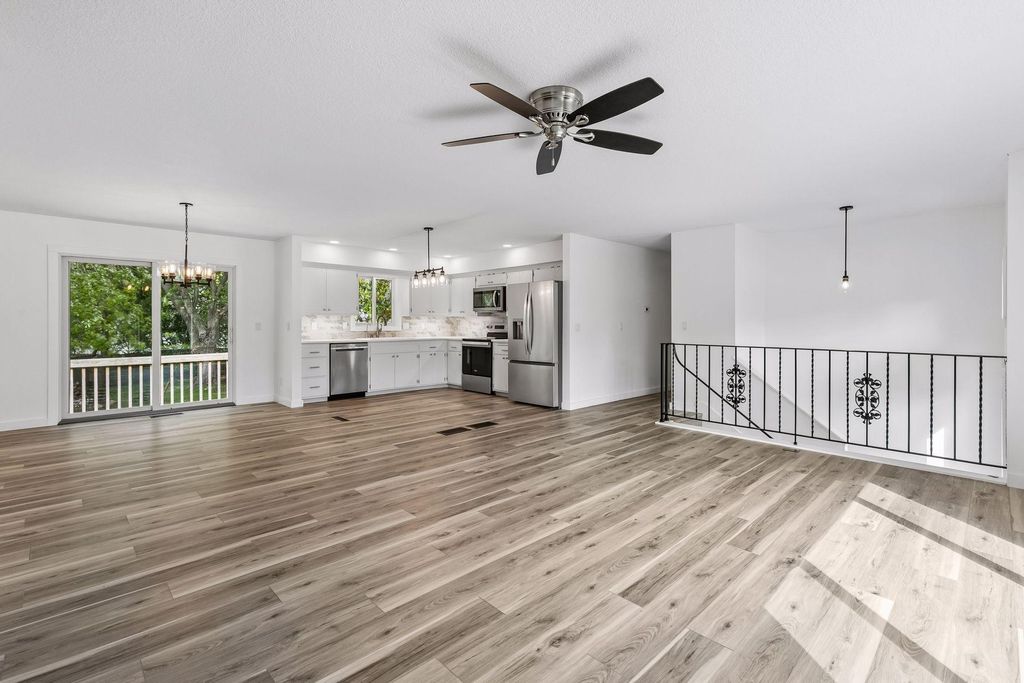 20375 Hughes Avenue W, Lakeville, MN 55044 — photo 4