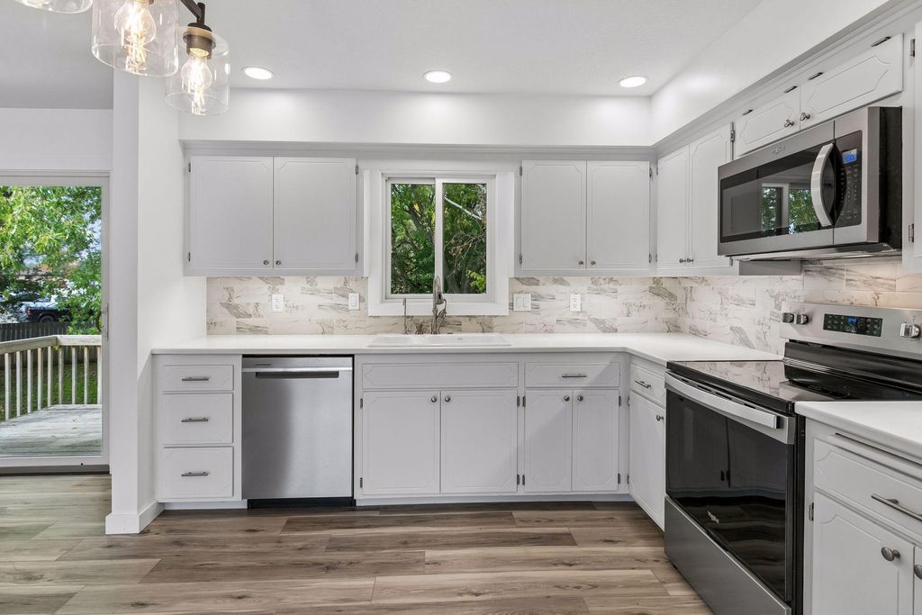 20375 Hughes Avenue W, Lakeville, MN 55044 — photo 5