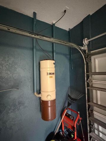 9050 Cypress Hollow Drive, Palm Beach Gardens, FL 33418