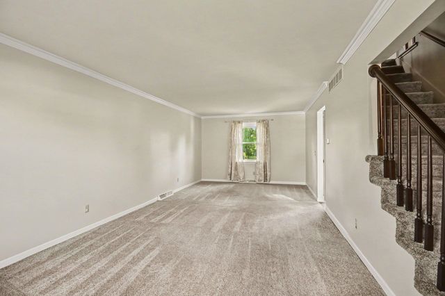 5264 S Glen Oak Drive, Saginaw, MI 48603