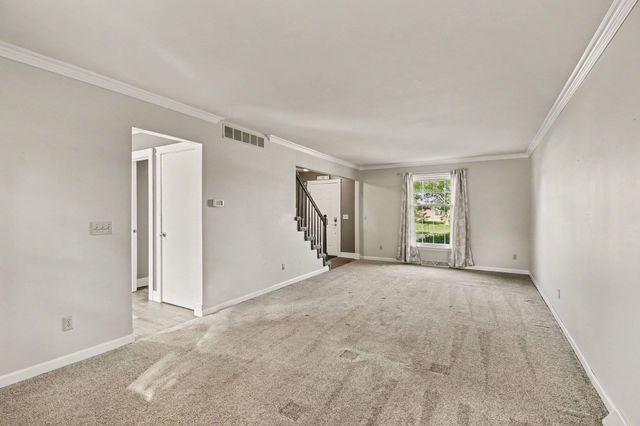 5264 S Glen Oak Drive, Saginaw, MI 48603