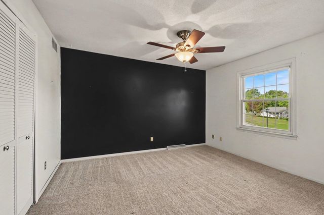 5264 S Glen Oak Drive, Saginaw, MI 48603