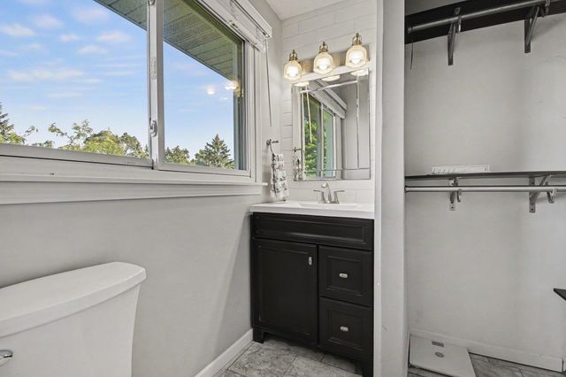 5264 S Glen Oak Drive, Saginaw, MI 48603