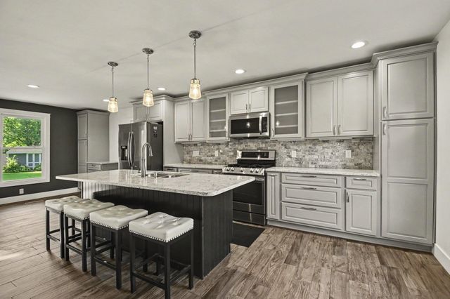5264 S Glen Oak Drive, Saginaw, MI 48603