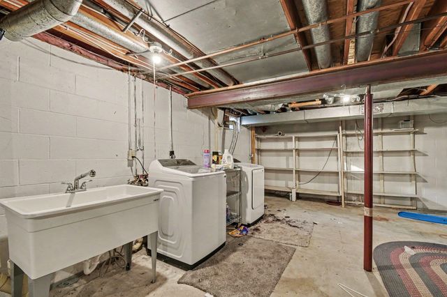 5264 S Glen Oak Drive, Saginaw, MI 48603