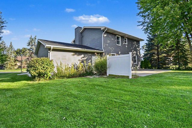 5264 S Glen Oak Drive, Saginaw, MI 48603